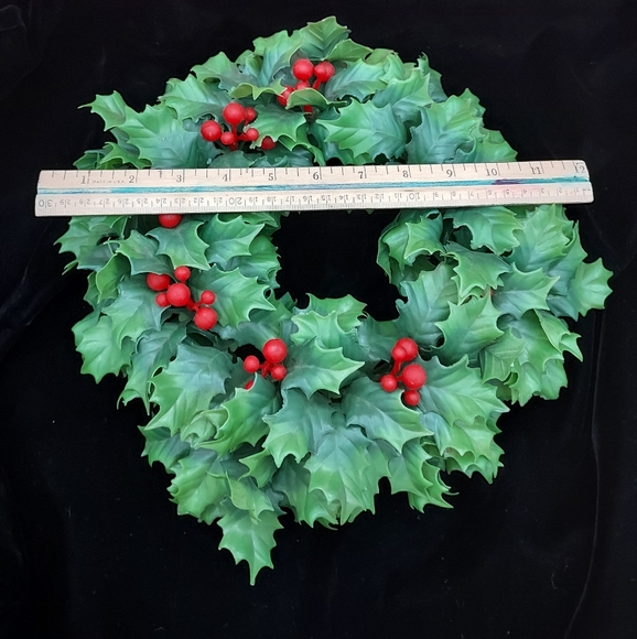 Plastic Christmas Holly Berry Candle Ring Wreath - Picture 7 of 7